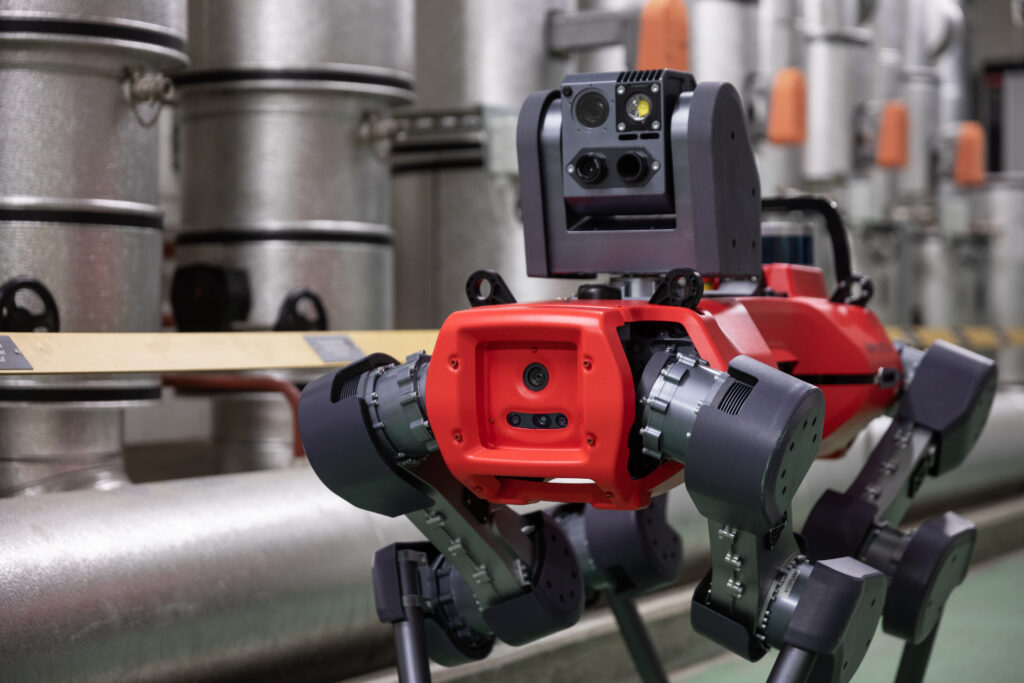 The pan-tilt inspection unit features high-end sensors for accurate and reliable visual, thermal, and acoustic measurements.